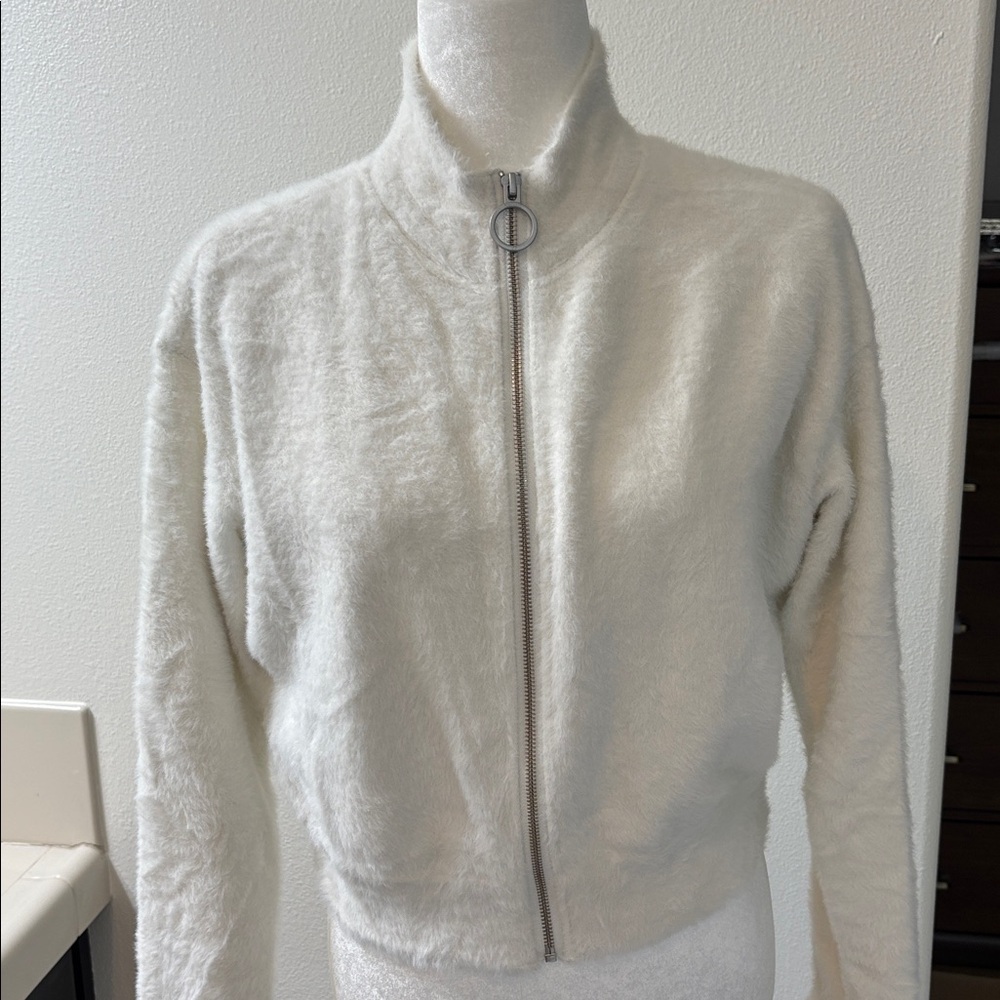 NEW - GYMSHARK Whitney Eyelash Knit Jacket - Medium
